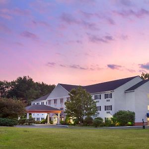 Best Western Plus Berkshire Hills Inn & Suites